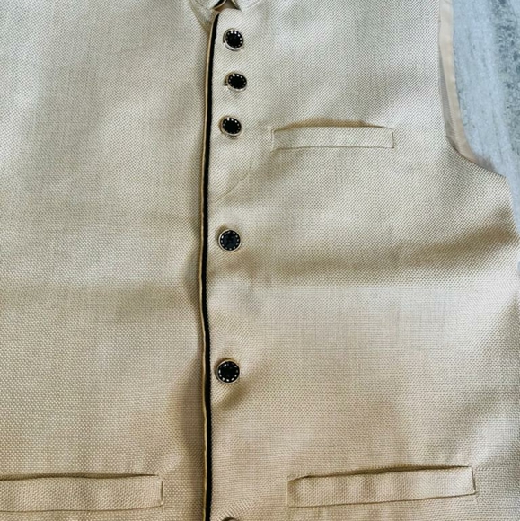 MENS cream waist coat - Picture 9 of 9